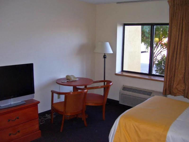 ממפיס Comfort Inn Airport מראה חיצוני תמונה